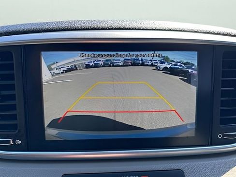 Used 2020 Kia Sportage LX AWD/4WD image 18