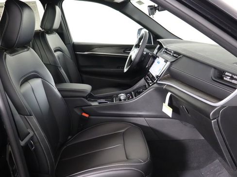 New 2026 Jeep Grand Cherokee Limited AWD/4WD image 18