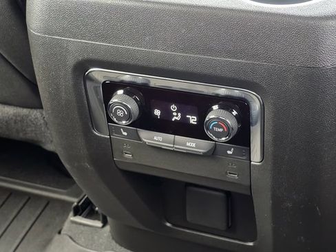 Used 2025 Chevrolet Tahoe Premier AWD/4WD image 19