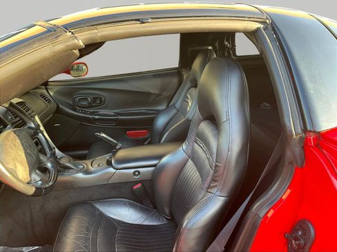 Used 2003 Chevrolet Corvette Coupe w/ Preferred Equipment Group RWD image 13