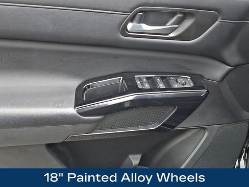 Used 2022 Nissan Pathfinder SV AWD/4WD image 22