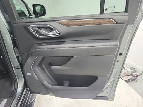 Used 2023 Chevrolet Suburban Premier image 45