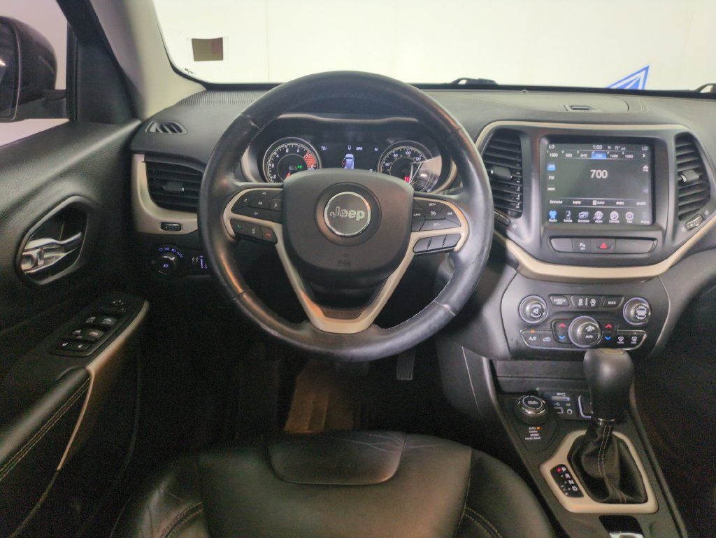 Used 2018 Jeep Cherokee Limited AWD/4WD image 18