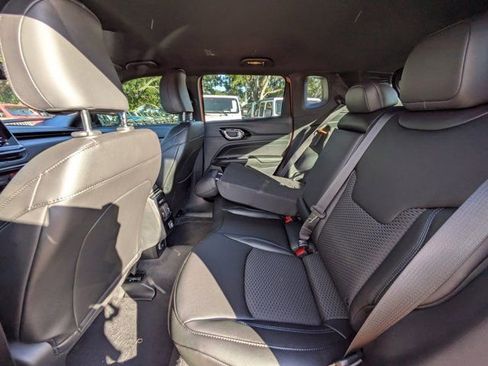 New 2026 Jeep Compass Latitude AWD/4WD image 12