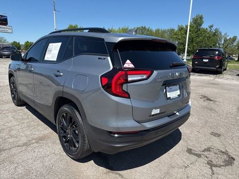 Used 2023 GMC Terrain SLT w/ Infotainment Package II AWD/4WD image 18