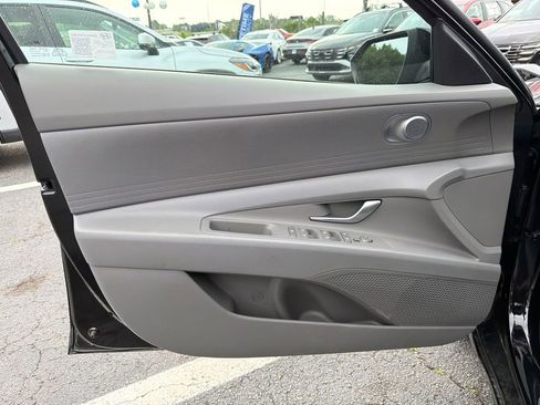 Used 2026 Hyundai Elantra Hybrid FWD image 10