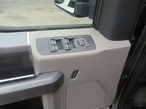 Used 2016 Ford F150 XLT w/ Equipment Group 302A Luxury RWD image 14