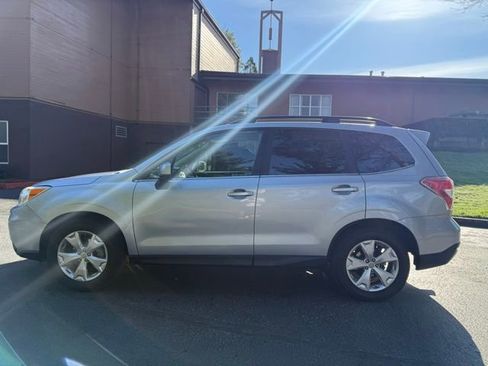 Used 2014 Subaru Forester 2.5i Limited image 8