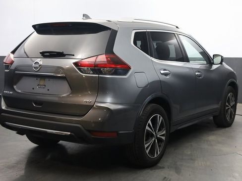 Used 2020 Nissan Rogue SV w/ Premium Package image 5