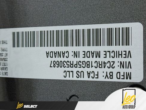 Used 2023 Chrysler Pacifica Touring-L FWD image 35