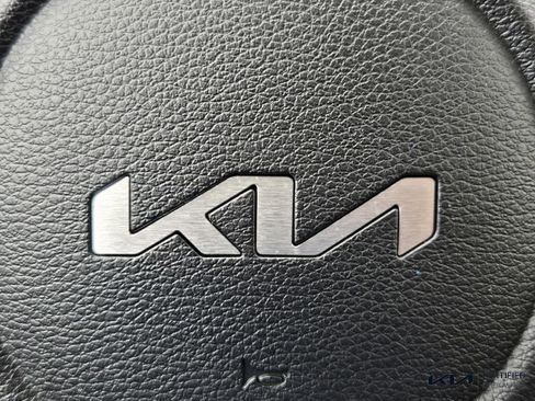 Certified 2022 Kia Soul LX FWD image 29