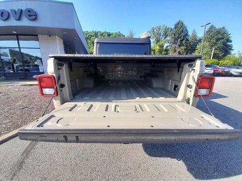 Used 2022 Jeep Gladiator Sport AWD/4WD image 44