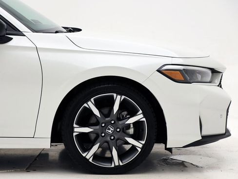 Used 2025 Honda Civic Sport Touring image 4