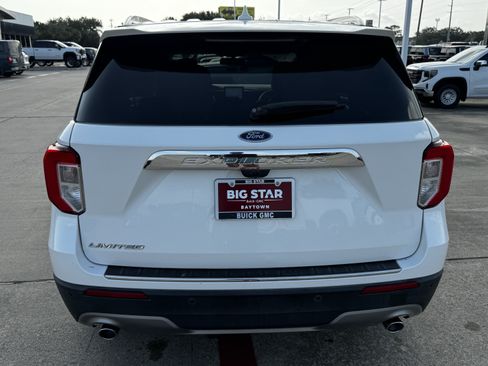 Used 2022 Ford Explorer Limited w/ Equipment Group 301A RWD image 9