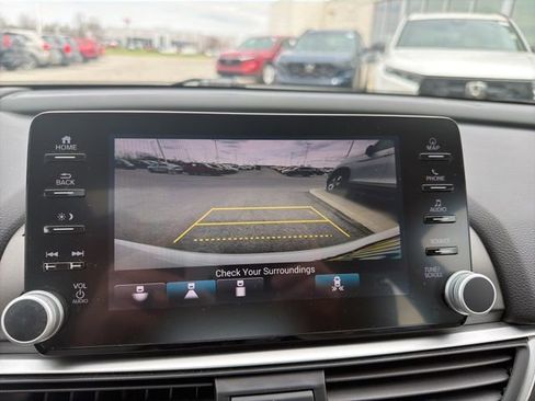 Used 2018 Honda Accord Touring image 12