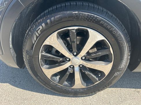 Used 2016 Kia Sorento EX w/ EX Premium Package FWD image 11