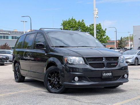 Used 2019 Dodge Grand Caravan SE FWD image 1