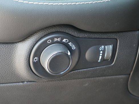 Used 2021 Dodge Durango SRT Hellcat w/ Technology Group AWD/4WD image 7