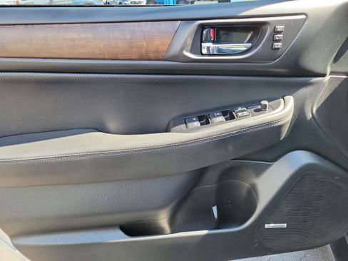 Used 2017 Subaru Outback 2.5i Limited AWD/4WD image 13