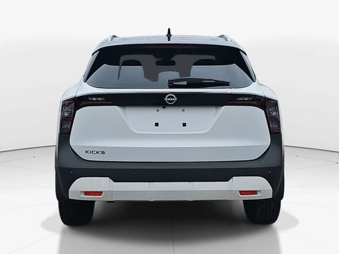 New 2026 Nissan Kicks SV w/ SV Premium Package FWD image 5
