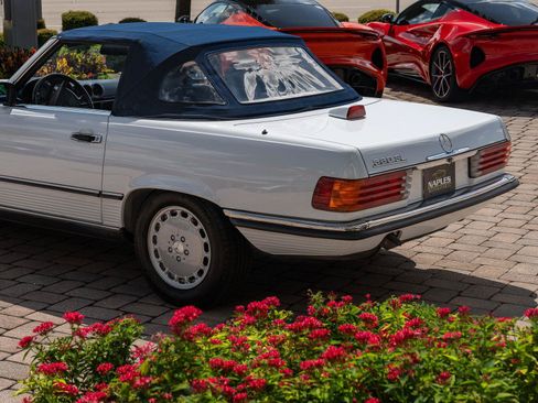 Used 1987 Mercedes-Benz 560 SL image 29