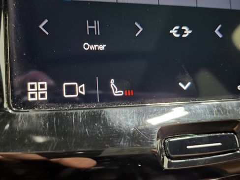 Used 2024 Volvo XC60 B5 Plus image 9