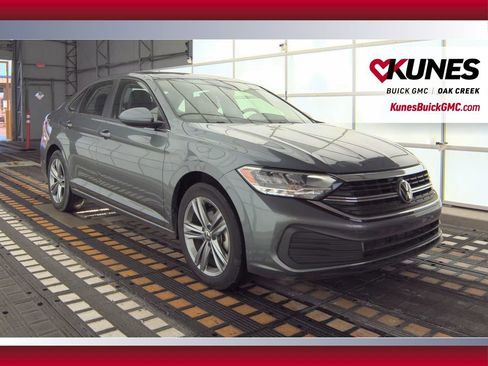 Used 2024 Volkswagen Jetta SE image 26