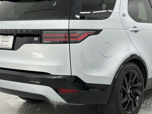 Used 2024 Land Rover Discovery Dynamic SE AWD/4WD image 25
