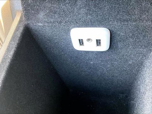 Used 2017 Cadillac XT5 Luxury w/ Driver Awareness Package image 16