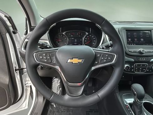 Used 2024 Chevrolet Equinox LT FWD image 12