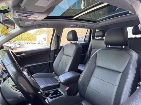 Used 2018 Volkswagen Tiguan SEL FWD image 29