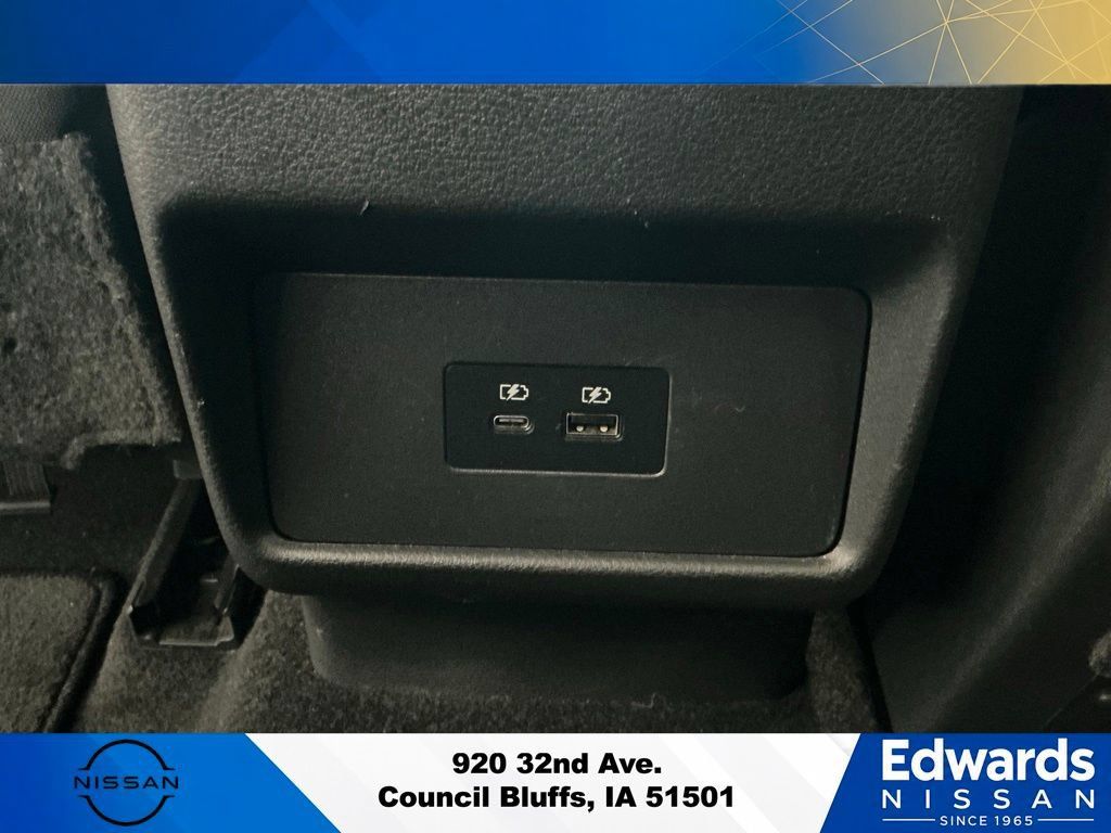 Used 2021 Nissan Rogue SV AWD/4WD image 14