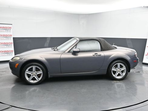 Used 2006 MAZDA MX-5 Miata Touring image 5