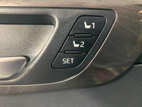 Used 2021 Toyota Highlander Platinum image 19