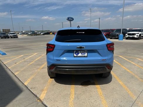 Used 2024 Chevrolet Trax RS w/ Driver Confidence Package FWD image 6