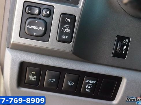 Used 2016 Toyota Sequoia Platinum AWD/4WD image 29