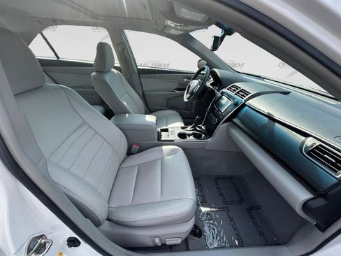 Used 2017 Toyota Camry XLE FWD image 16