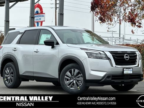 New 2025 Nissan Pathfinder S image 1