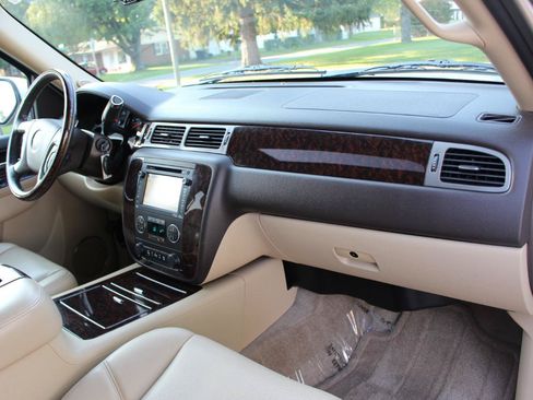 Used 2013 GMC Yukon Denali AWD/4WD image 43