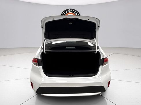 Used 2022 Toyota Corolla LE FWD image 26