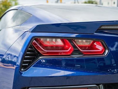 Used 2019 Chevrolet Corvette Stingray Coupe w/ Carbon Flash Badge Package RWD image 7