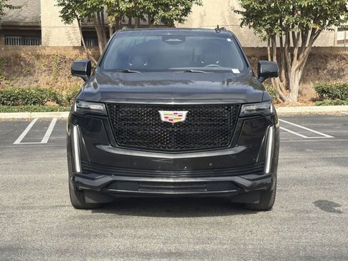 Used 2023 Cadillac Escalade ESV Sport image 2