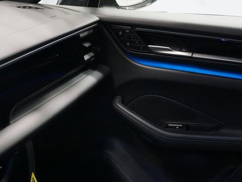 New 2026 Porsche Macan 4 Electric image 22