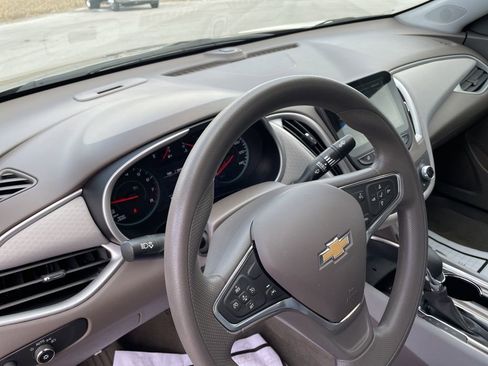 Used 2023 Chevrolet Malibu LT image 9