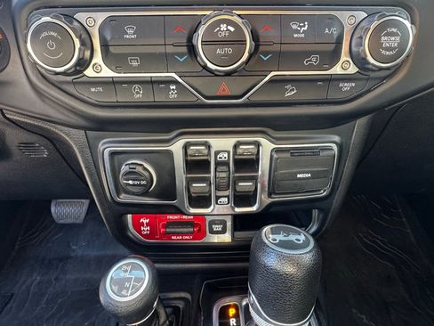 Used 2019 Jeep Wrangler Unlimited Rubicon image 18