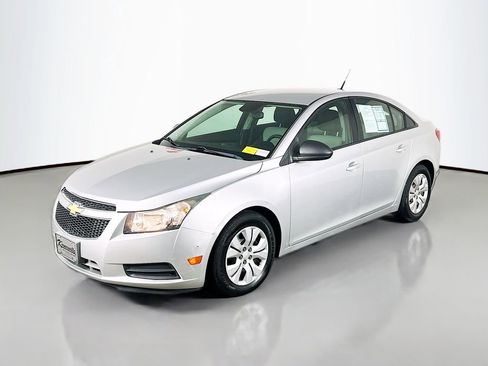 Used 2014 Chevrolet Cruze LS image 3