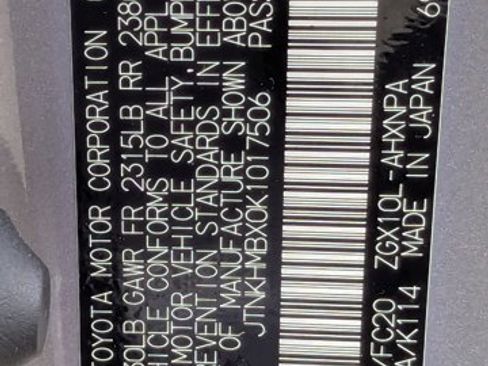 Used 2019 Toyota C-HR LE image 23