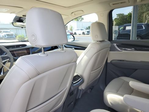 Certified 2023 Cadillac XT6 Premium Luxury w/ Technology Package FWD image 15