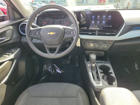 Used 2024 Chevrolet Trax LS FWD image 10