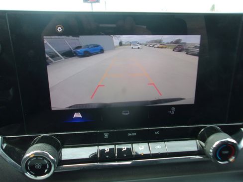 Used 2023 Chevrolet Colorado W/T image 20